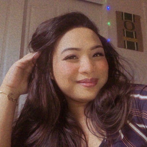 Profile Picture of Shanel Dumaual (@shaneldumaual) on Poshmark