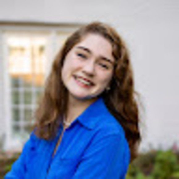 Profile Picture of Sara jane Shulman (@sarajaneshulman) on Poshmark