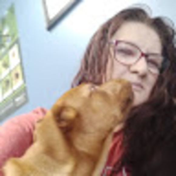 Profile Picture of Hazel Marshall (@hazelmarshal681) on Poshmark