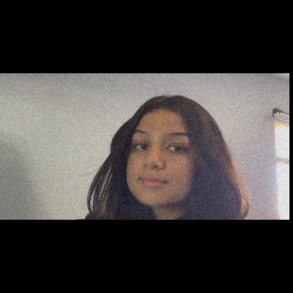 Profile Picture of Jasmine Robles (@jazzz304) on Poshmark