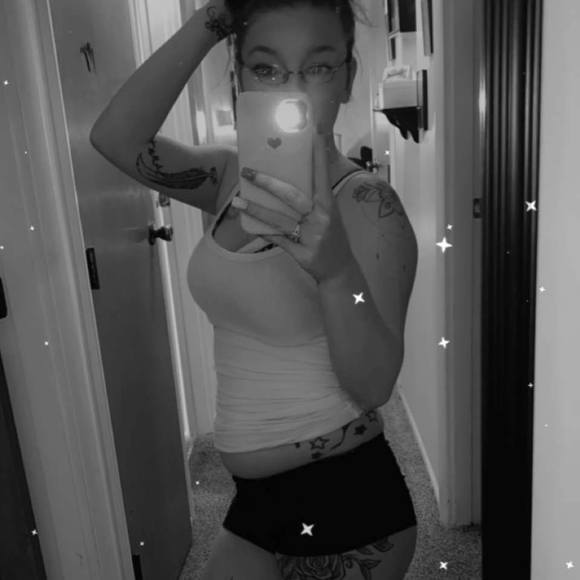 Profile Picture of Joy Anders (@joy_anders) on Poshmark