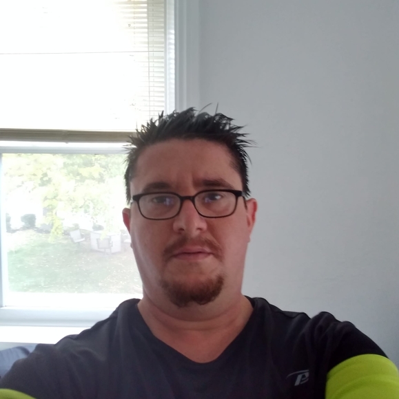 Profile Picture of Timothy Peck (@timpeck87) on Poshmark