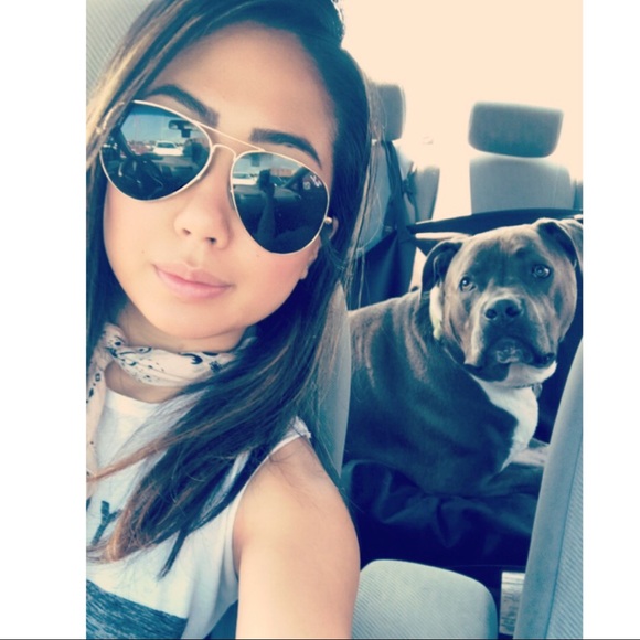 Profile Picture of Alyssa Thanasack (@athanasack) on Poshmark