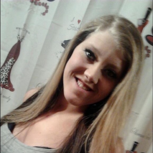 Lacie Balay - Poshmark Profile Picture of Lacie Balay (@lbalay0990) on Poshmark