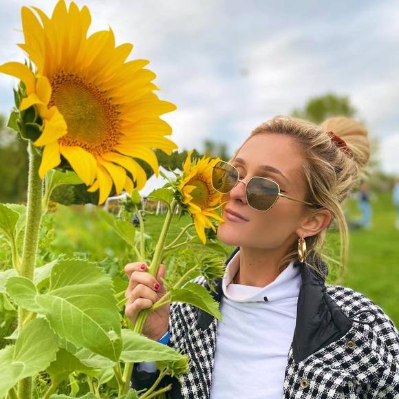 Profile Picture of Tiffany Brazer (@tbrazer) on Poshmark