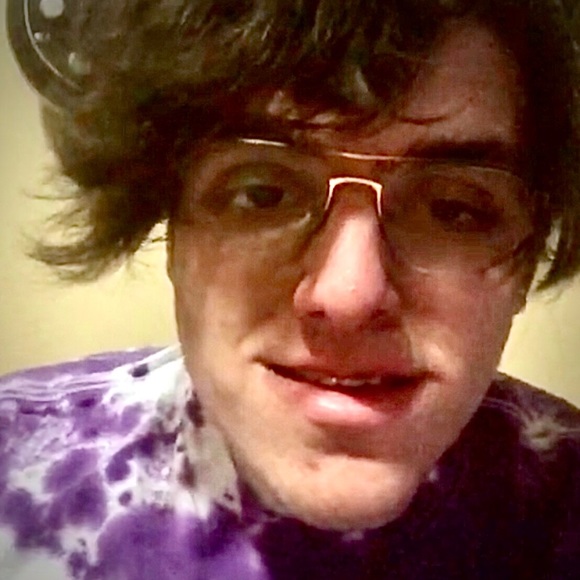 Profile Picture of Ethan Simon (@redwizard) on Poshmark