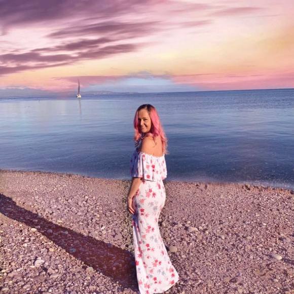 Profile Picture of Sun Shyne (@nikolalynne) on Poshmark