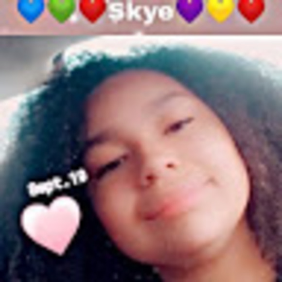 Profile Picture of Skye Harrison (@mimiharrison80) on Poshmark