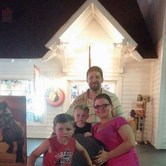 Profile Picture of Heather Gricks (@heather_g79) on Poshmark