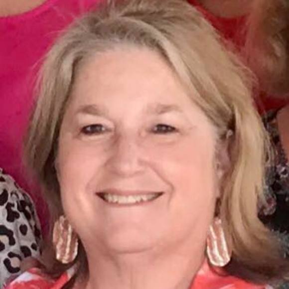 Profile Picture of Nancy Ulmer (@nancyulmer) on Poshmark