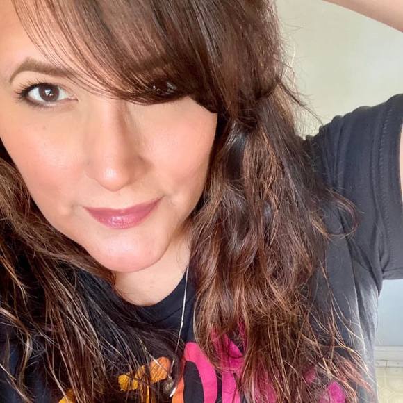 Profile Picture of Jennifer Anthony (@poshmommy75) on Poshmark