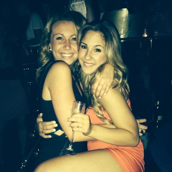 Profile Picture of Jacquelyn Carlesimo (@jackiecarlesimo) on Poshmark