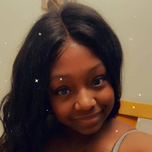 Profile Picture of Shantel Franklin (@shantelfranklin) on Poshmark