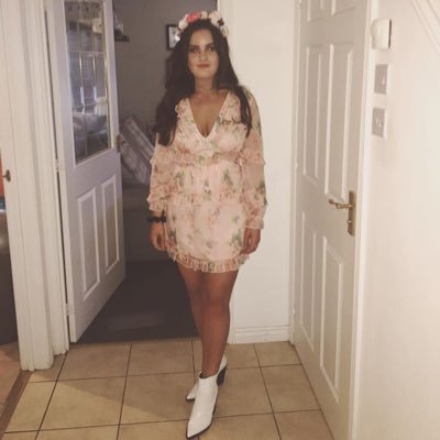 Profile Picture of Alison Hughes (@ali_bally_bee) on Twitter