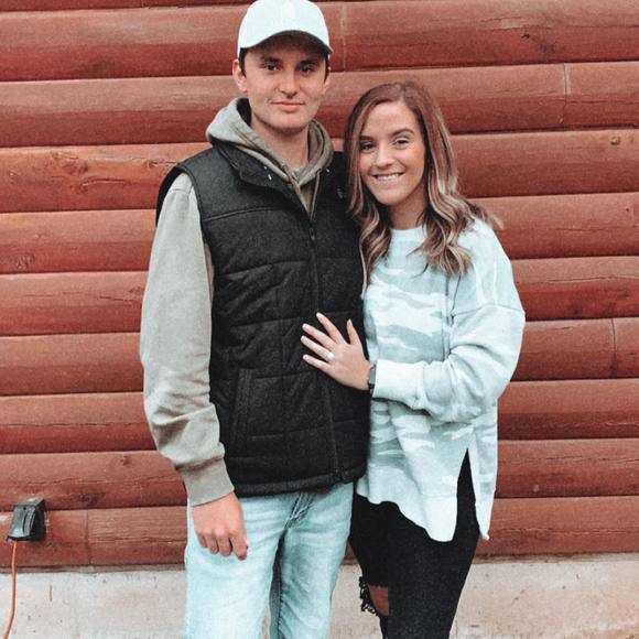 Profile Picture of Alexis Higbee (@alexishigbee) on Poshmark