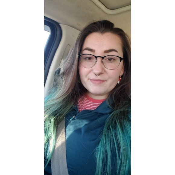 Profile Picture of Sam Currier (@scurr10) on Poshmark