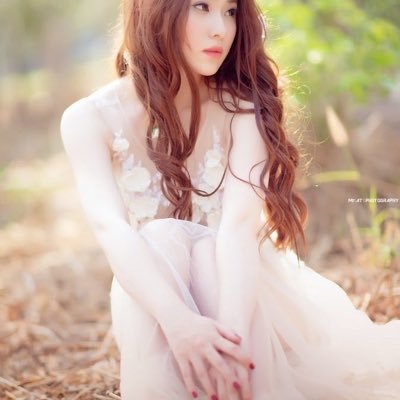 Profile Picture of Angela Ngoc Trinh (@JonhnyHouseDog) on Twitter