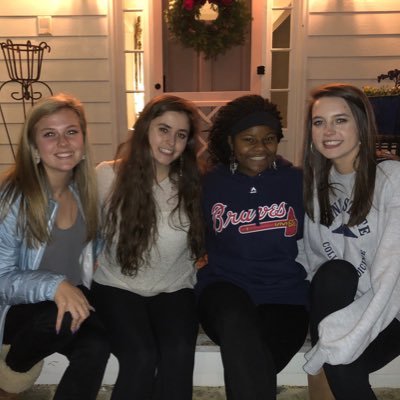 Profile Picture of Essence Thompson (@essy_pou) on Twitter
