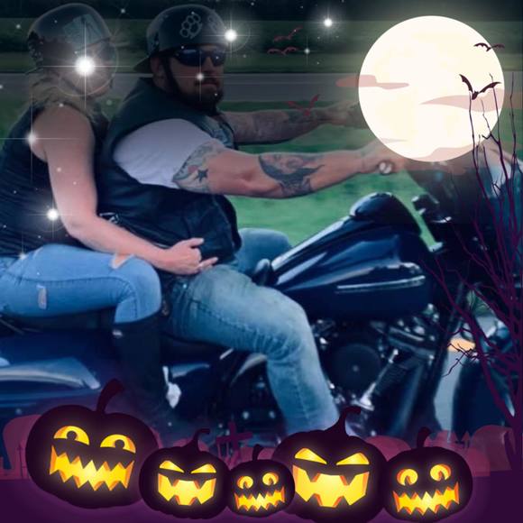 Profile Picture of Steven Atkins (@stevenatkins) on Poshmark