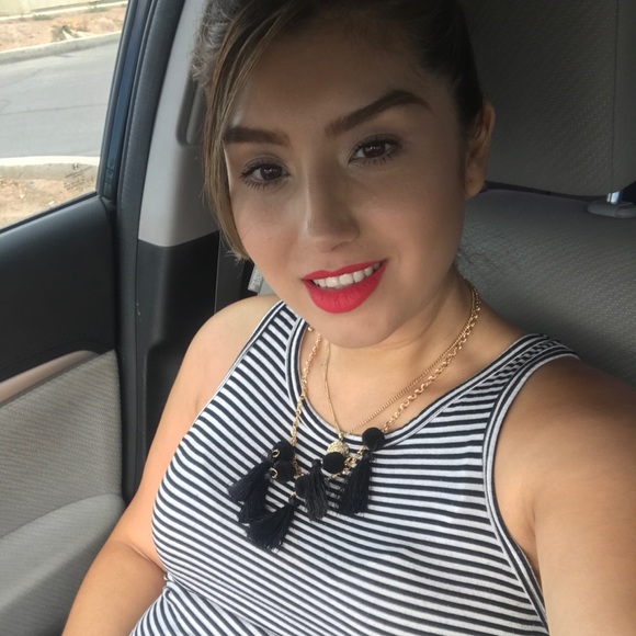 Profile Picture of Alejandra Covarrubias (@alervzoo) on Poshmark