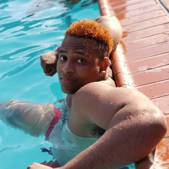 Grès Koulèv - Poshmark Profile Picture of Grès Koulèv (@steeveal) on Poshmark