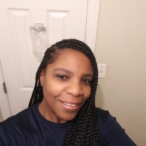 Profile Picture of Janet Richardson-mack (@jegrichardson) on Poshmark