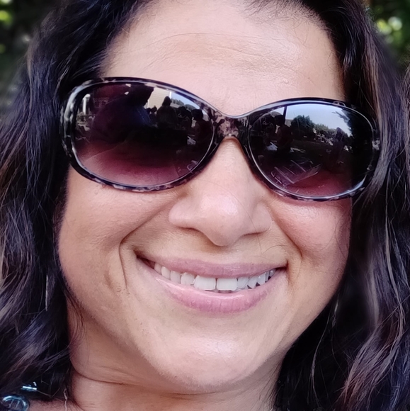 Profile Picture of Maria Panariello (@ilingrl22) on Poshmark