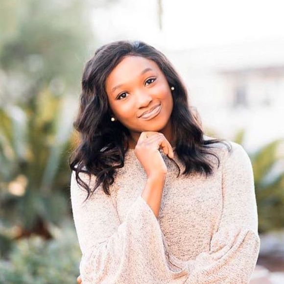 Profile Picture of Dominique Stewart (@stewa167) on Poshmark