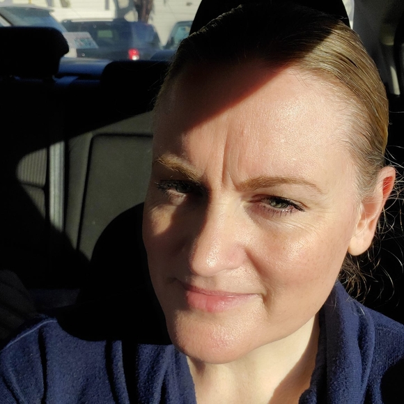 Profile Picture of Amy Rouby (@amzlyn) on Poshmark