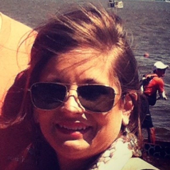 Profile Picture of Kelly Angulo (@kangulo) on Poshmark