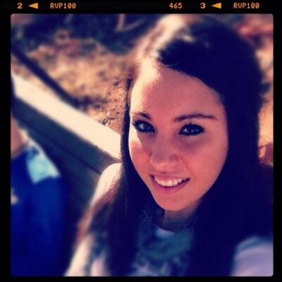 Profile Picture of Natalie DeLeon (@natthebat14) on Twitter