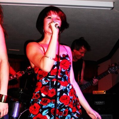 Profile Picture of Lucy Glover (@Gloves06) on Twitter