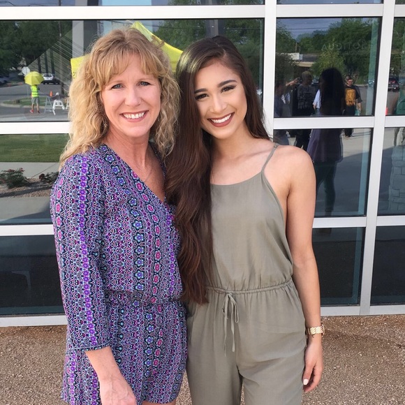 Profile Picture of Katelynn Singh (@katelynnsingh) on Poshmark