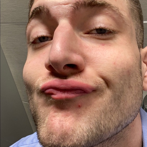 Profile Picture of Sean Boles (@seangboles) on Poshmark