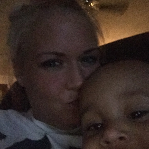 Profile Picture of Tamara Hoskins (@tamarajj86) on Poshmark