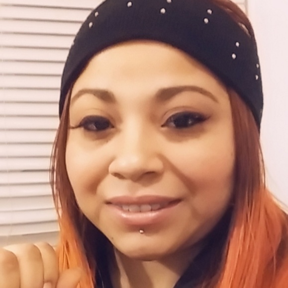 Profile Picture of Raquel Lucas (@kellypooh5) on Poshmark