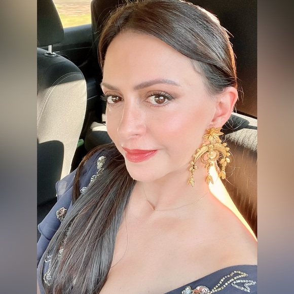 Profile Picture of Alexandra Calad (@alexandracalad) on Poshmark