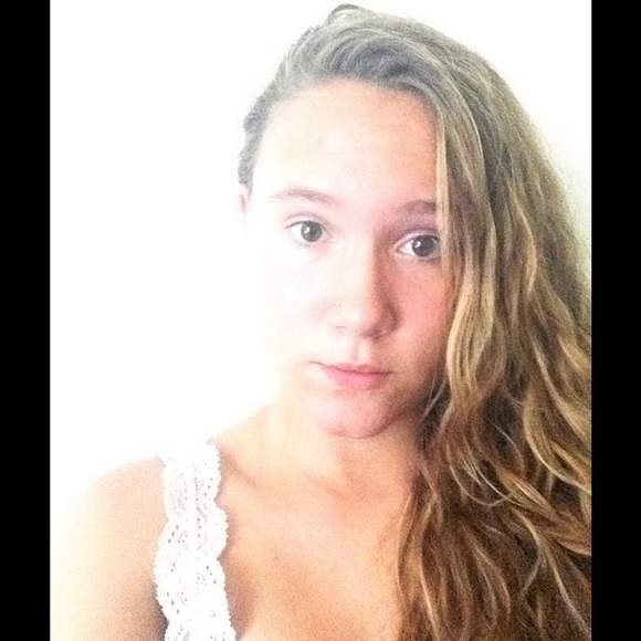 Profile Picture of Alissa Roubison (@liss98) on Poshmark