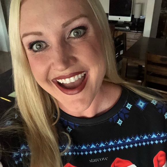 Profile Picture of Jamie Itule (@sunny_bright42) on Poshmark