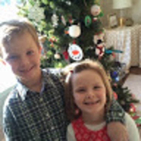 Profile Picture of Lori Redding (@loriredding) on Poshmark