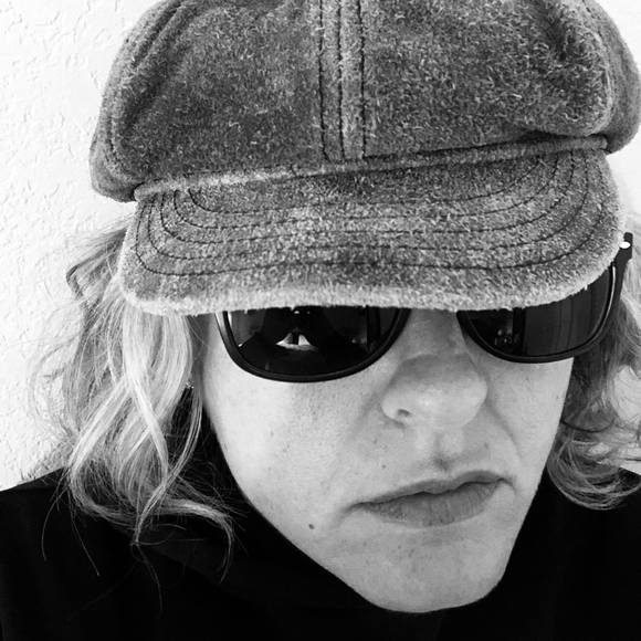Profile Picture of Dotsie Petty (@dotsielagayle) on Poshmark