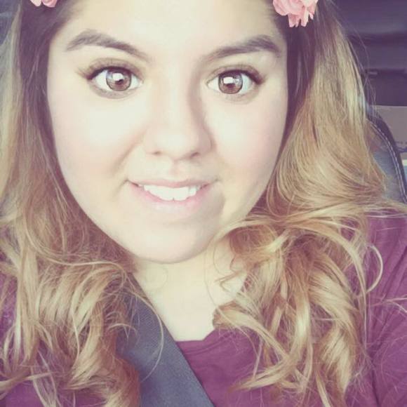 Profile Picture of Yolanda Cantu (@yolanda_cantu) on Poshmark