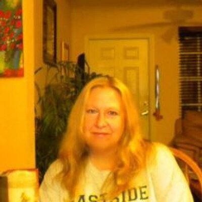 Profile Picture of Lori Samuels-Coleman (@jesscomom) on Twitter