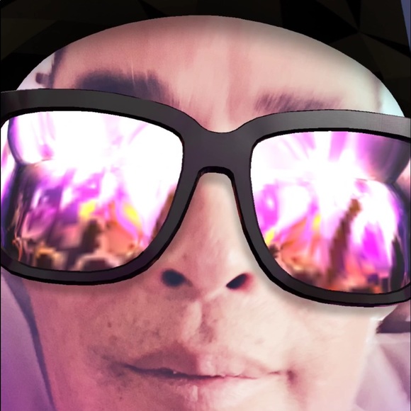 Profile Picture of Eric Huynh (@elh94) on Poshmark