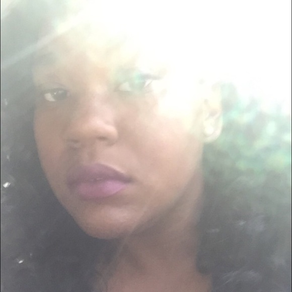 Profile Picture of Jbenet Moore (@jbenetmoore) on Poshmark