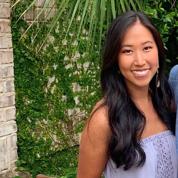Profile Picture of Nan Kim (@ynkim115) on Poshmark