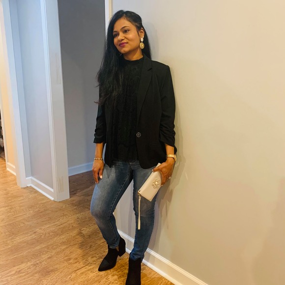 Profile Picture of Arusha Shah (@arushashah) on Poshmark