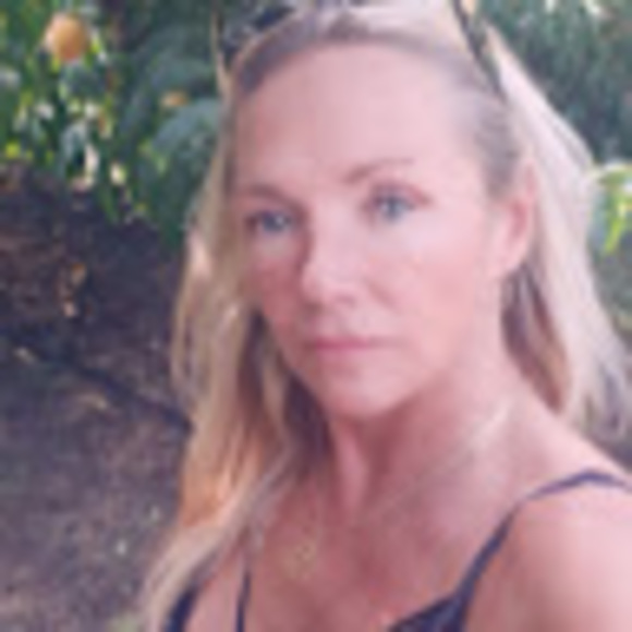 Profile Picture of Sheri Larrivee (@larriveesheri) on Poshmark