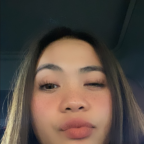 Profile Picture of Mary antonette Balofinos (@mbalofinos) on Poshmark