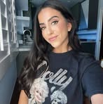 Profile Picture of Clara Ashley (@Clara-Ashley) on Facebook